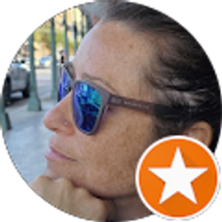 Profile photo of Elle Green