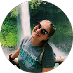 Profile photo of Juli Thomas