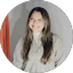Profile photo of Kayley Neville