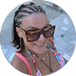 Profile photo of Holli Nobles