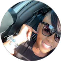 Profile photo of Laura Siders