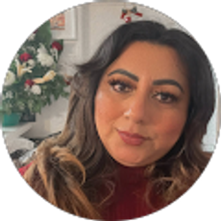 Profile photo of Gloria Flores