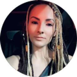 Profile photo of Leslie Jones