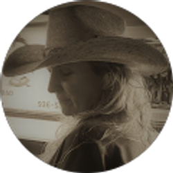 Profile photo of Cathee_with_2_EEs