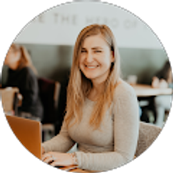 Profile photo of Amanda Layton