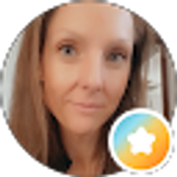 Profile photo of Tina Lea