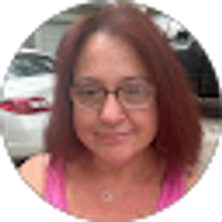 Profile photo of Kim Cernas