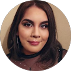 Profile photo of Desirae Rosales