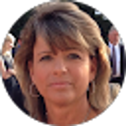 Profile photo of Ellen Llewellyn