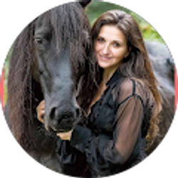 Profile photo of Lisa Russell