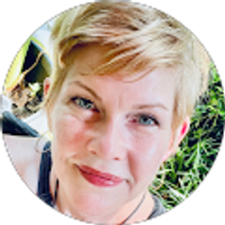 Profile photo of Amy Harris