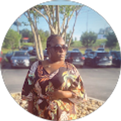 Profile photo of Quilla Shoulders