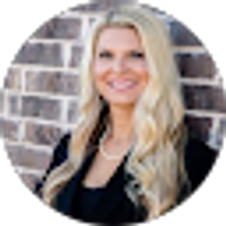 Profile photo of Mary Lavin & Lavin Group Realty