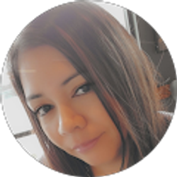 Profile photo of Amanda Davalos