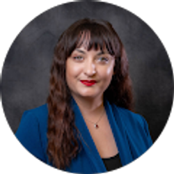 Profile photo of Raya McCracken