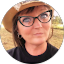 Profile photo of Carrie Thomas