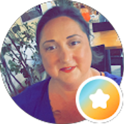 Profile photo of Holly Villanueva
