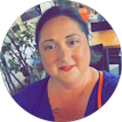 Profile photo of Holly Villanueva