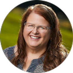 Profile photo of Angie Sailing