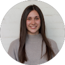 Profile photo of hollie bouakadakis