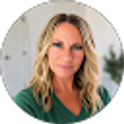 Profile photo of Jennifer Stahura