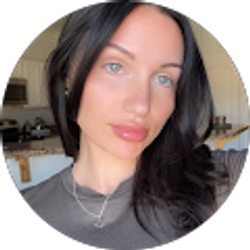 Profile photo of Courtney Pangallo