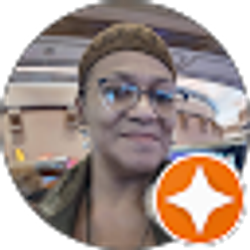 Profile photo of Michelle Drayton