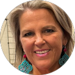 Profile photo of Nicole Dove