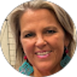 Profile photo of Nicole Dove