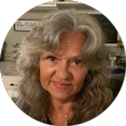Profile photo of Tina Roth