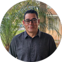 Profile photo of Cesar Arciniega