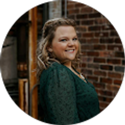 Profile photo of Lynzee Johnson