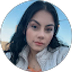 Profile photo of Julia Fuentes