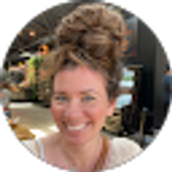 Profile photo of Lisa Newman