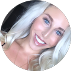 Profile photo of Nicole Deggendorf