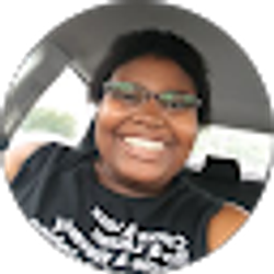 Profile photo of queenred12