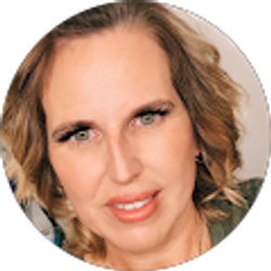 Profile photo of Amy Hansher