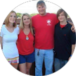 Profile photo of Kelli Linander