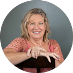 Profile photo of Laurie Bernbeck