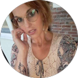 Profile photo of Summer Collins