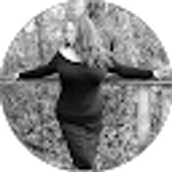 Profile photo of Amanda Kash