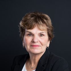 Profile photo of a State Farm Agent named: Penny Pennell