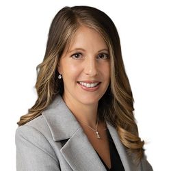 Profile photo of a State Farm Agent named: Lindsay Brown