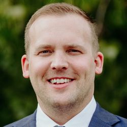 Profile photo of a State Farm Agent named: Neal Peterson