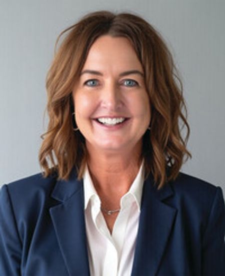 Profile photo of a State Farm Agent named: Becki Potrzeba