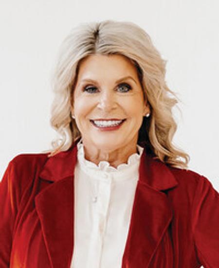 Profile photo of a State Farm Agent named: Kelli Johnson