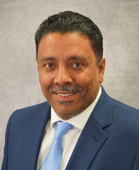 Profile photo of a State Farm Agent named: Carlos Gonzalez, Jr.