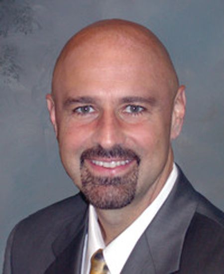 Profile photo of a State Farm Agent named: Manny Viadero