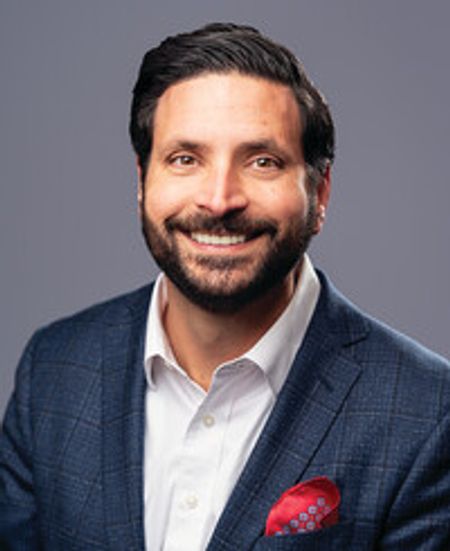 Profile photo of a State Farm Agent named: Mansour Hasan