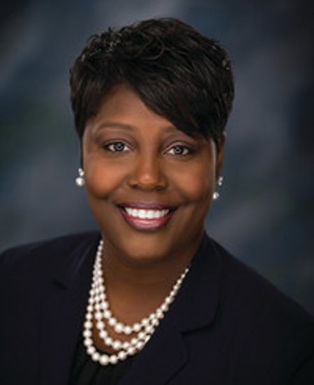 Profile photo of a State Farm Agent named: Roshundia Rankin